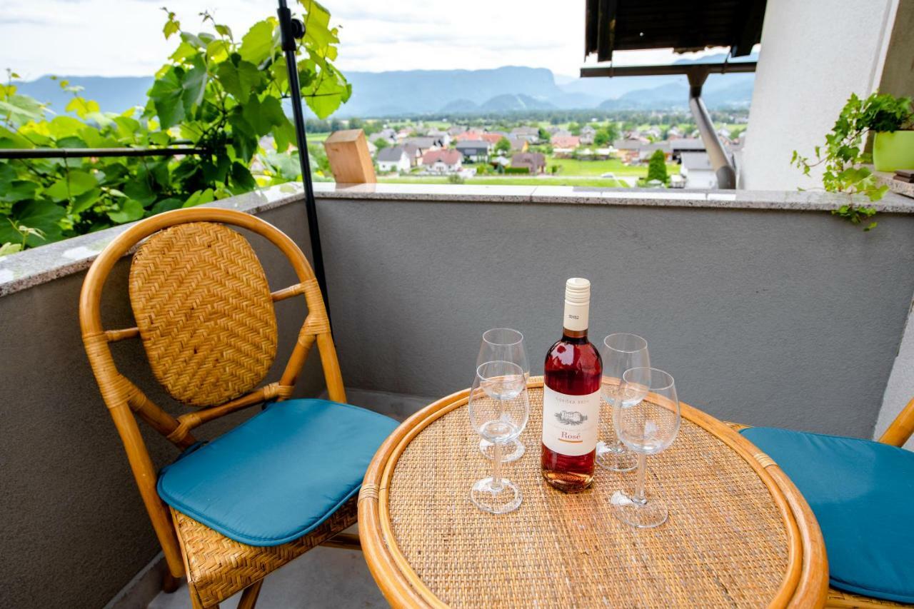 Apartment With View Жировниця Екстер'єр фото