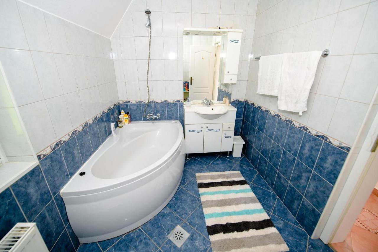 Apartment With View Жировниця Екстер'єр фото